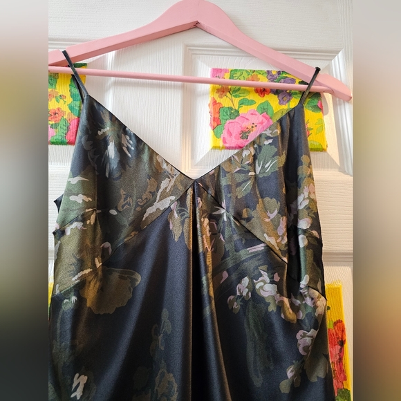 GOLD HAWK FLORAL-PRINT LACE DETAIL SILK DRESS - Picture 3 of 7